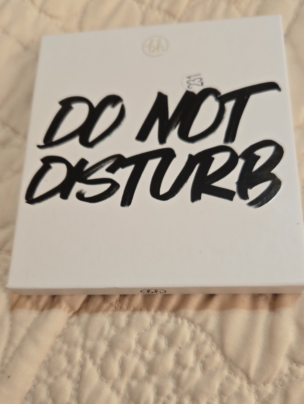 BH Cosmetics 'Do Not Disturb' White Eyeshadow Palette